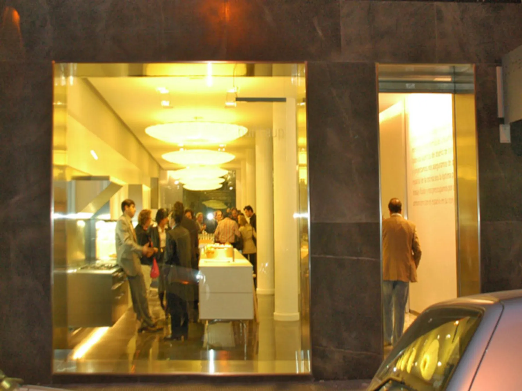 Reforma integral de tienda en Zaragoza